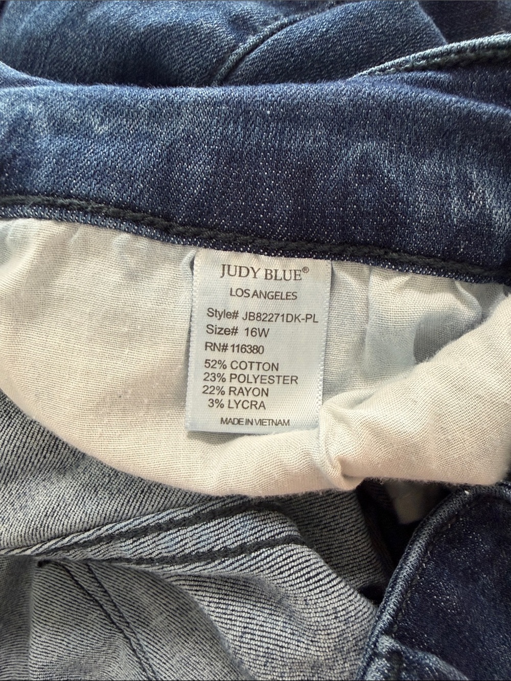 Judy Blue Skinny Fit Capri Jeans - Picture 8 of 8